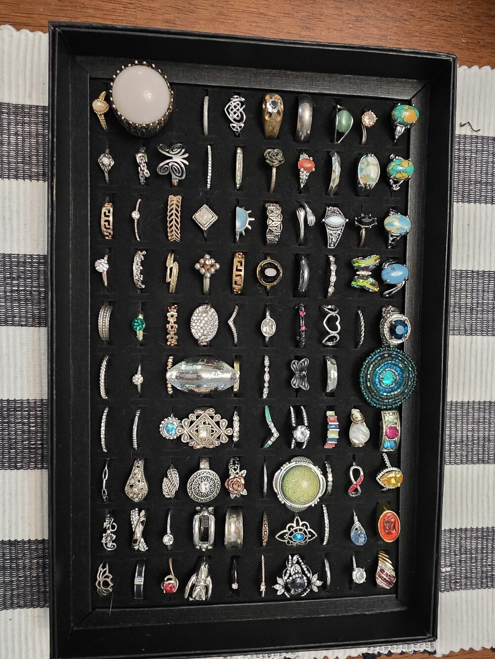 Approx 140 Vintage To Costume Ring Lot Estate Bundle